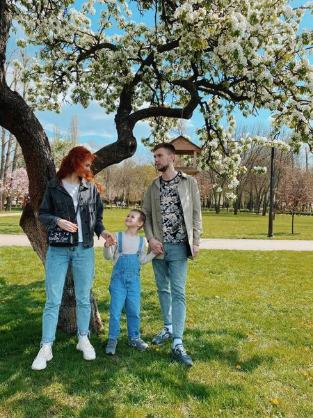 Илья с приемными родителями