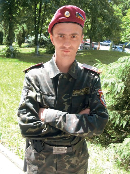 

КАЗАКИ, КОТОРЫХ НЕ НАДО БОЯТЬСЯ. Университет охраняет подразделение украинского казачества, подчиняющиеся МВД
