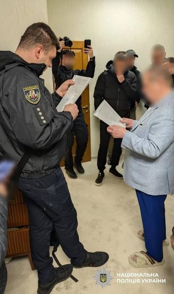 Михаил Поплавский в тапочках Tommy Hilfiger