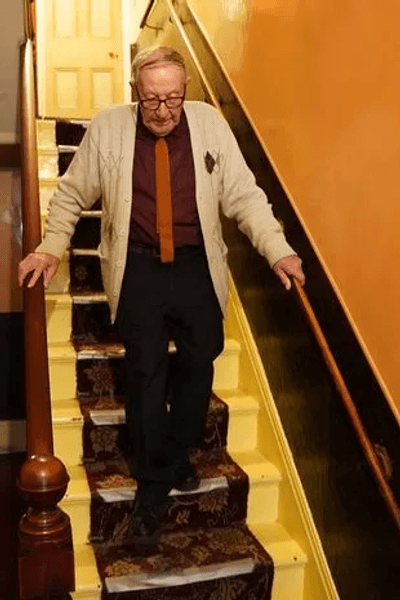 Чоловік понад 60 років нічого не міняв у будинку, пенсіонер, старий будинок, житло в Англії, ремонт у будинку, застиг у часі,