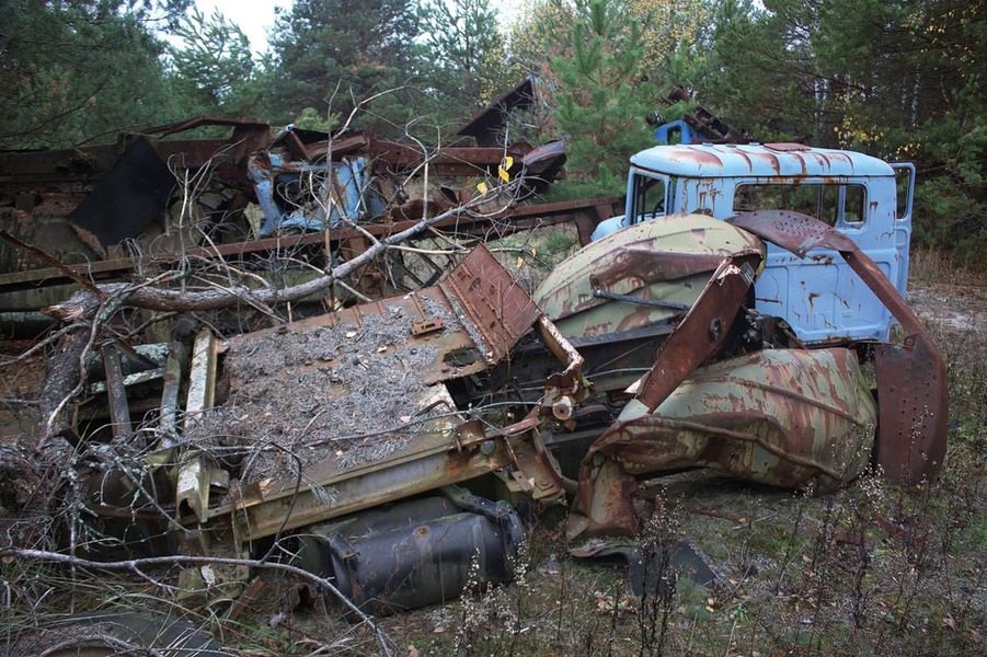 Остатки якобы одного из самосвалов КрАЗ-256Б1–030 возле села Бурановка. Фото: Facebook/Українські автомобілі