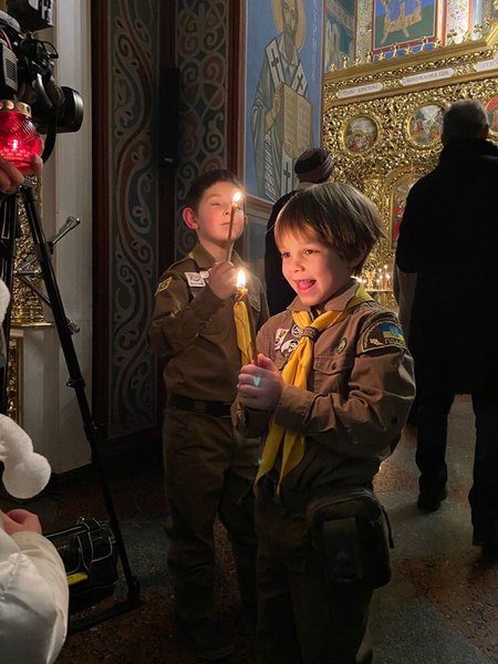 вифлеемский огонь в Киеве