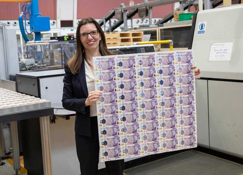 В обіг нові гроші надійдуть наступного року