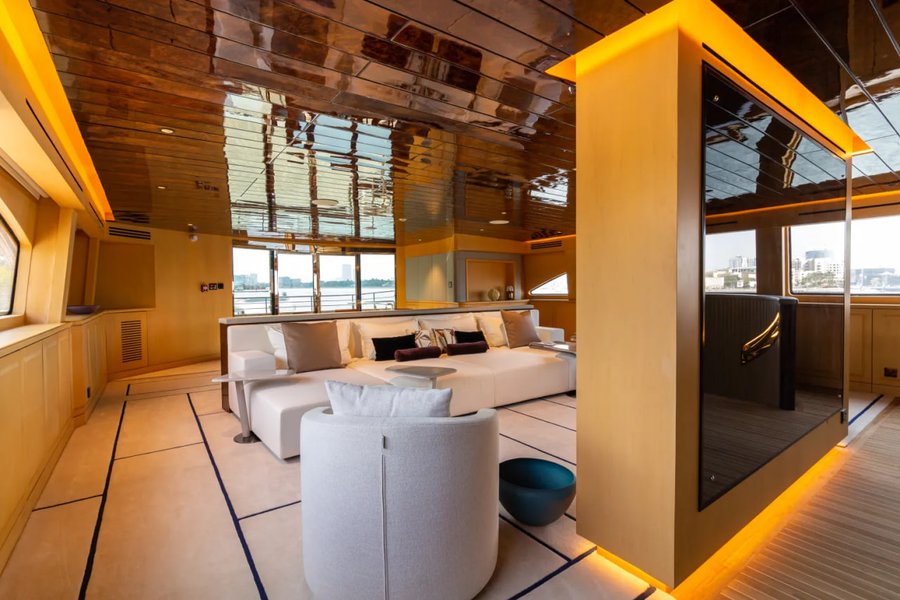 Інтер'єр найбільшої у світі яхти