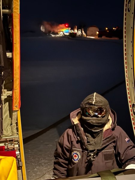 Евакуація з Антарктиди