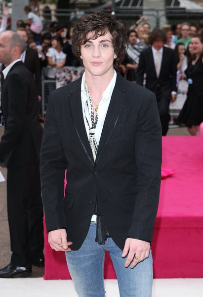 Аарон Тейлор-Джонсон, люди