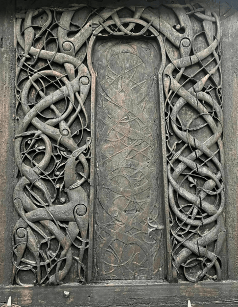 археологічний консерватор, брошка Урнес, епоха вікінгів, поховальні практики, перехідний період, глиняна форма, поселення, Данія, прикраси, археологія, знахідка