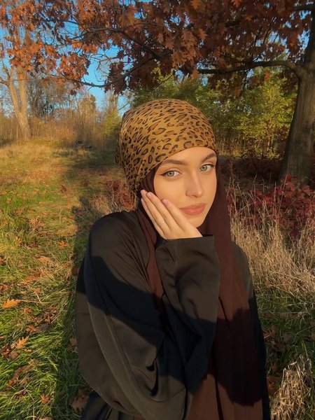 Жінка в хіджабі