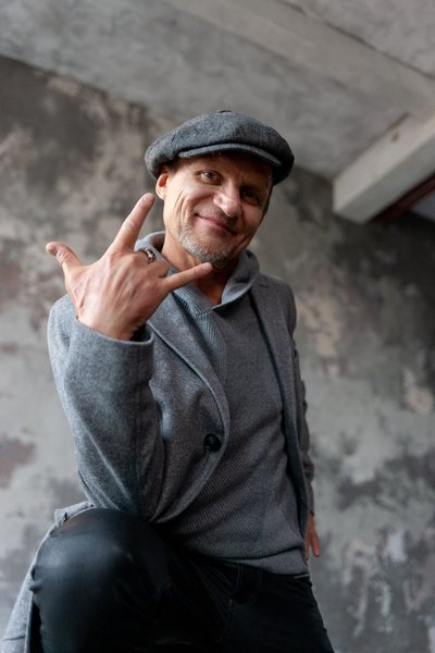 Олег Скрипка где сейчас живет, Олег Скрипка творчество во время войны, Олег Скрипка жизнь в условиях войны, Олег Скрипка жизнь в условиях войны