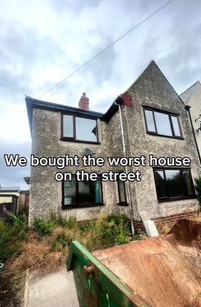 Подружжя відремонтувало старий будинок, тепер їм заздрять всі сусіди, власне житло, до та після ремонту