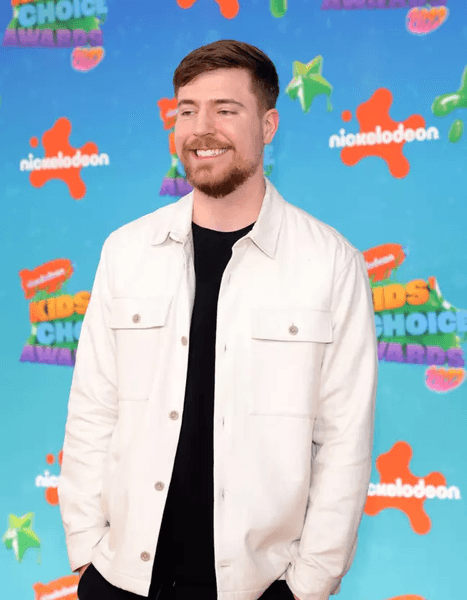 MrBeast, блогер построил 100 домов, популярный блогер, благотворительность, неожиданный подарок, дом, жилье для бедных,