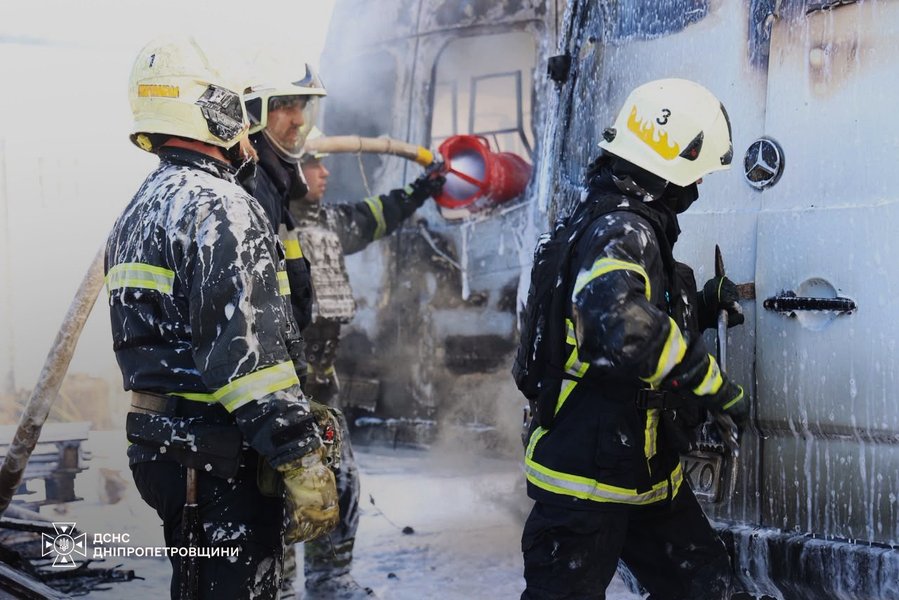 В ДСНС показали, як ліквідовували наслідки російського удару