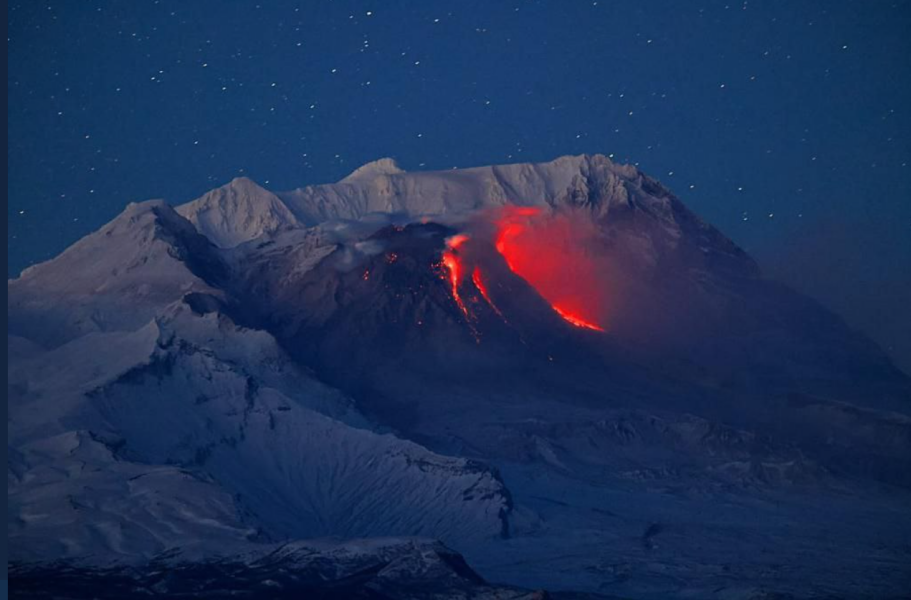 вулкан, вулканично изригване започна в Русия, Камчатка, Камчатка вулкан, вулкан се събуди в Камчатка, вулканично изригване видео, Шевелуч вулкан, ключевски вулкан, магма