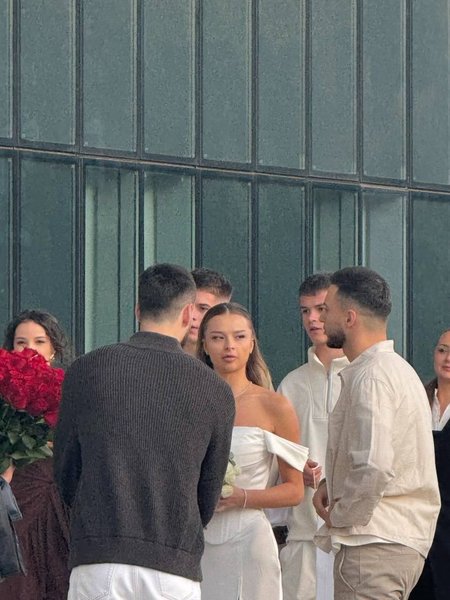 Участницу "Холостяка" Диану Зотову заметили на росписи в Тбилиси