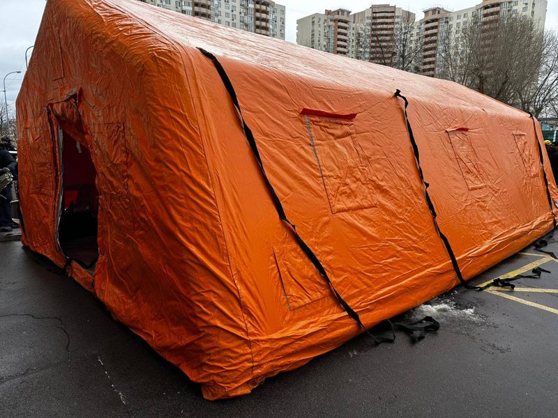 Пункт екстреної допомоги постраждалим у Києві
