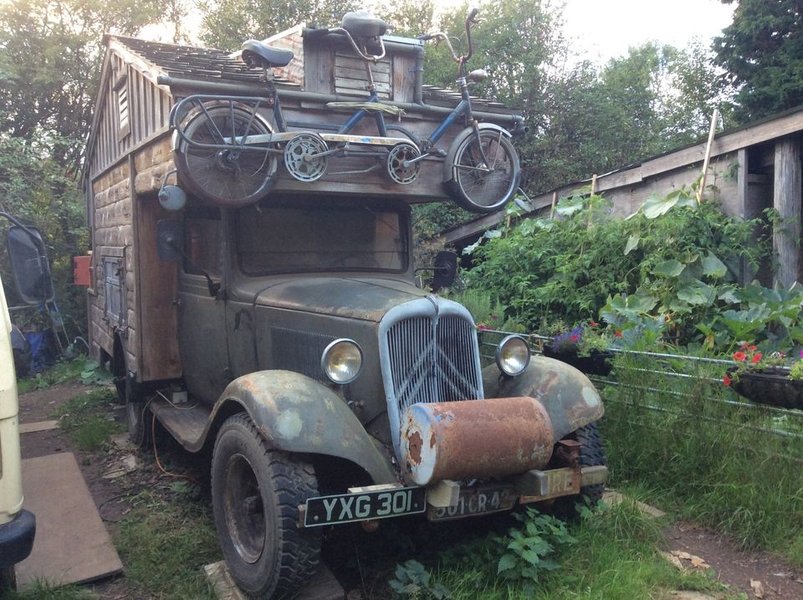 Автобудинок оснащений двигуном Land Rover