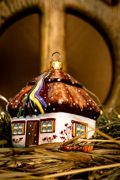 Ялинкові прикраси з історією: як бренд "Різдвяні історії" формує культуру автентичного  святкового декору