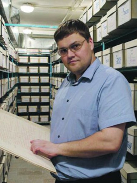 

Игорь Кулык: "Волынская трагедия стала следствием второй украинско-польской войны, в которой участвовали вооруженные отряды одного и другого подполья, гражданское население, немецкие и советские подразделения и обычные бандиты. Они воевали между собой, от этого страдали и мирные жители"
