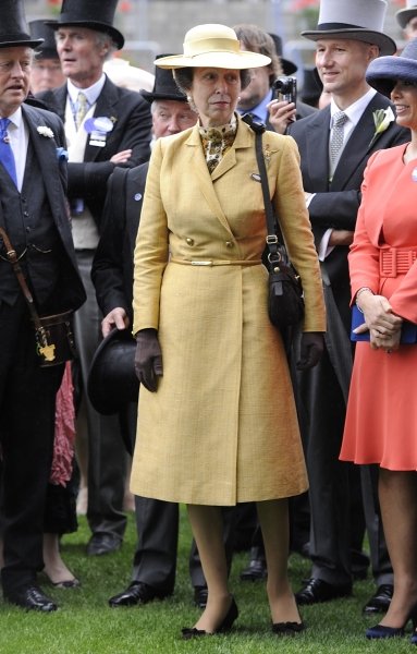 Принцеса Анна принцеса Анна, тоалети на принцеса Анна, модни изображения на принцеса Анна