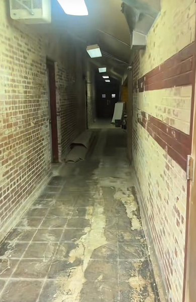 Школа, закинута школа, занедбана школа, закрита школа, стара школа, будівля школи