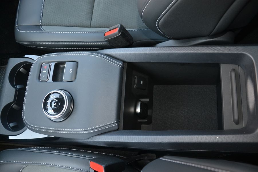 бокс Ford Mustang Mach-E, новый Ford Mustang Mach-E, электромобиль Ford Mustang, кроссовер Ford Mustang