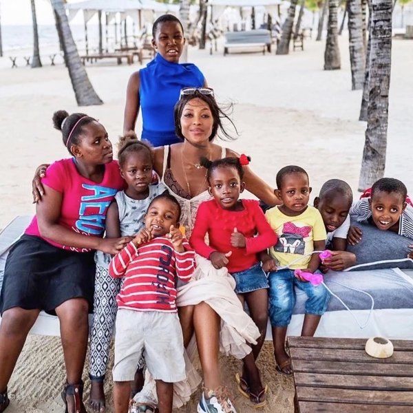 Наомі Кемпбелл, благодійна організація