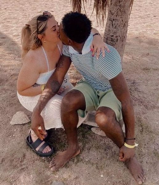 Люси Даунс, Великобритания, женщина нашла в TikTok жениха из Карибского моря, любовь, где познакомиться с девушкой