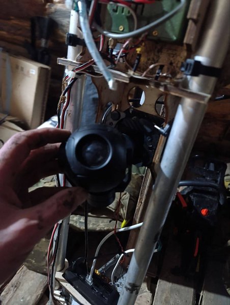 Російський дрон з терміналом Starlink