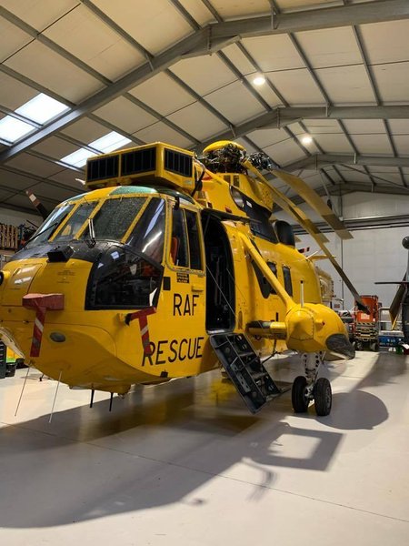 поставки оружия Украине, Sea Kings вертолеты