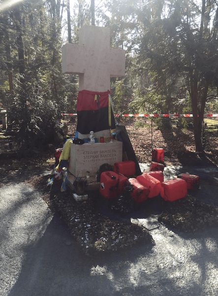 Степан Бандера, Могила, Мюнхен, Вандалы, Андрей Мельник