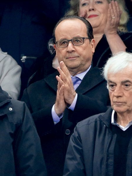 

Недосмотренный матч. Скоро прозвучат взрывы и президент Олланд покинет стадион, чтобы принять чрезвычайные меры
