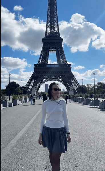 Українка відвідала Париж