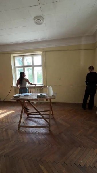 Кімната всередині будинку