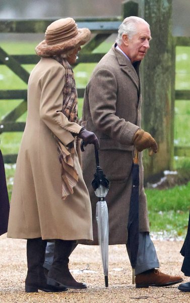 король Чарльз королева Камилла сандрингем