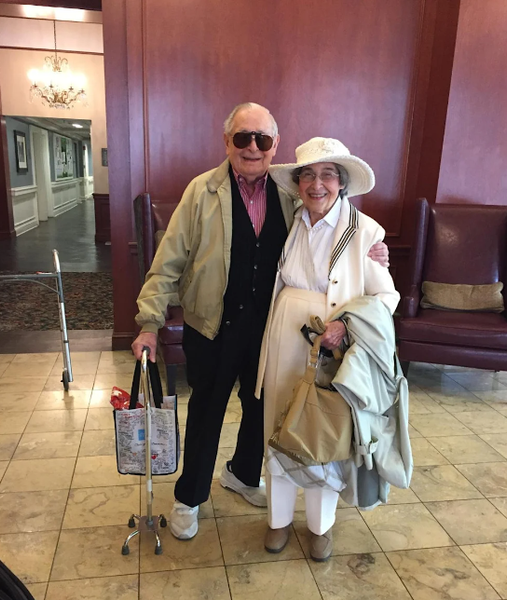 Долгожители вступили в брак, женитьба, вечеринки, курьезы, США, интересные события, любовь, отношения в зрелом возрасте