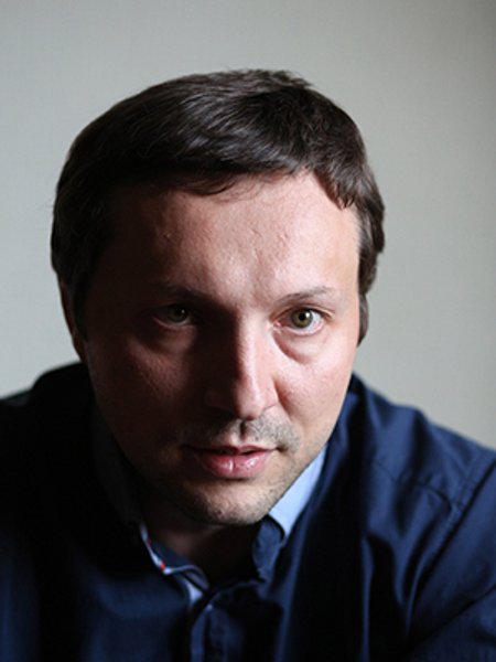 

Юрий Стець: "Как только Порошенко перестанет следить за новостями и ему начнут приносить листочек с позитивными отзывами в его адрес, это будет катастрофа. Но это невозможно, он инфоман, у него постоянная потребность получать и анализировать информацию"
