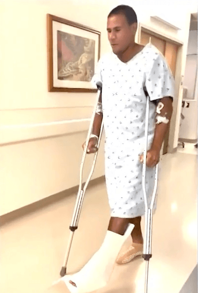 Спасли после нападения акулы, нападения акулы, укус акулы, утащила под воду, друг спас жизнь, морской хищник, серфинг