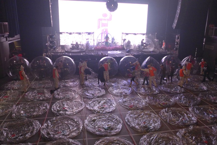 Flaming Lips, рок-концерт, пузыри, сферы, карантин