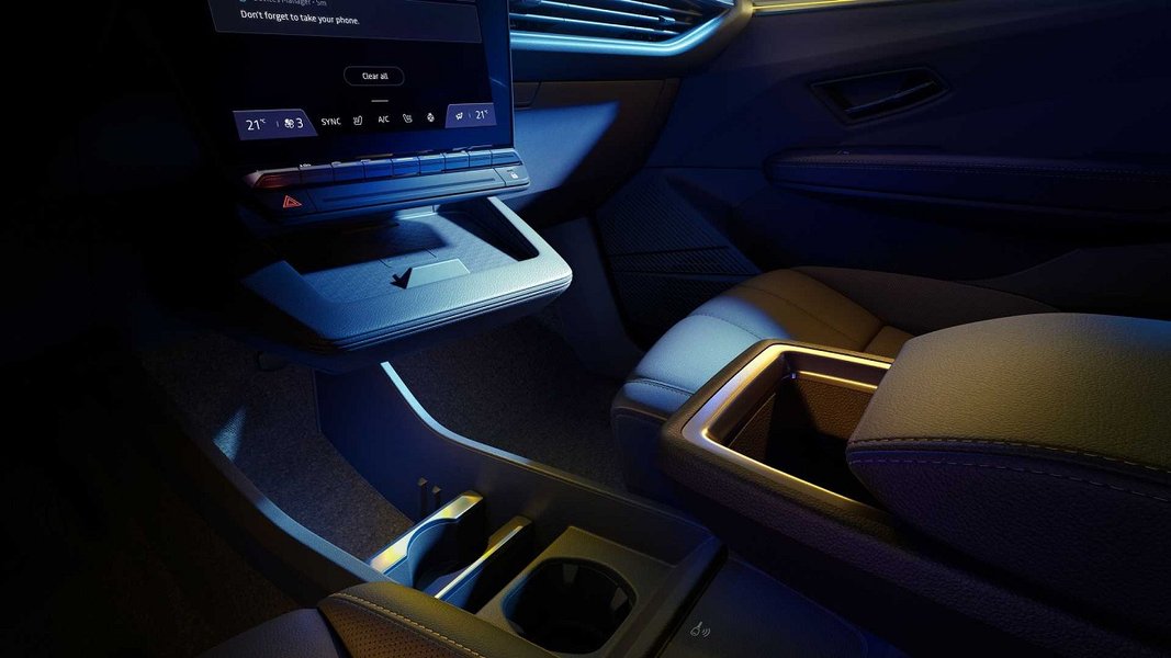 электромобиль, новый электрический кроссовер, интерьер