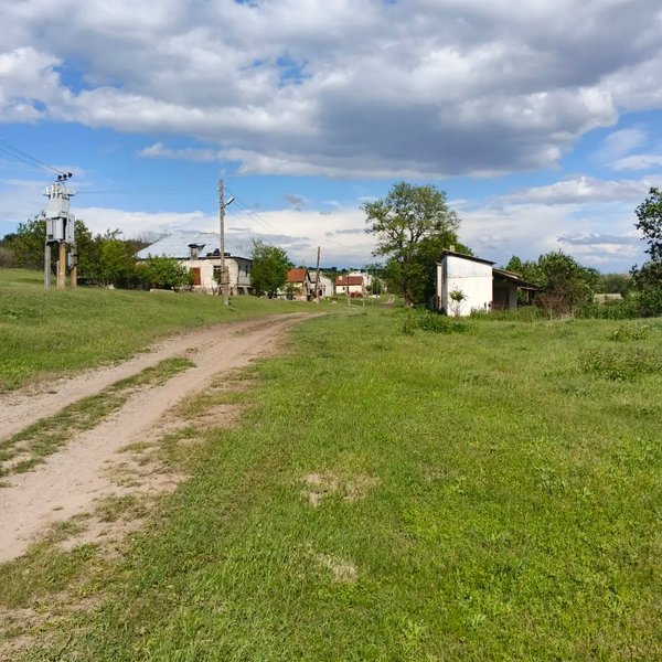 село Лозуватка, що там подивитися, де озеро