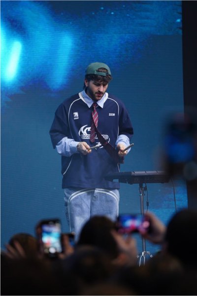 Под подушкой, благотворительное мероприятие, Киев, звездные гости, KAZKA, TVORCHI, ALEKSEEV,