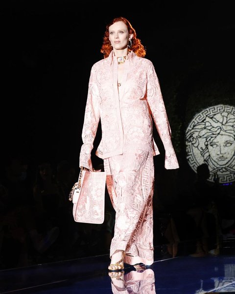 Fendace, Fendi, Versace, тиждень моди в Мілані, показ