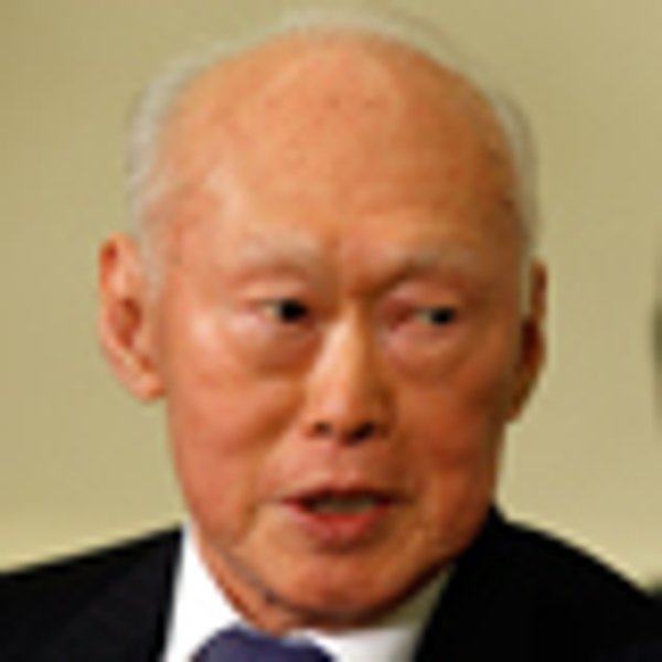 
Ли Кван Ю
о послушной рабочей силе
