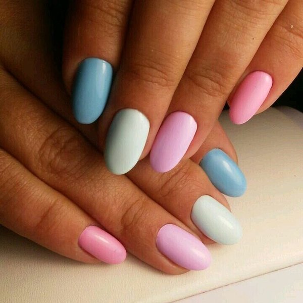 Маникюр 2020, тренды маникюра 2020, разноцветный лак для ногтей 2020 фото