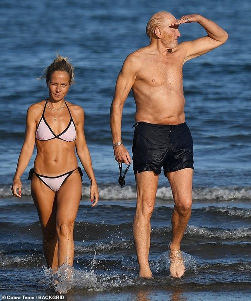 чарльз дэнс