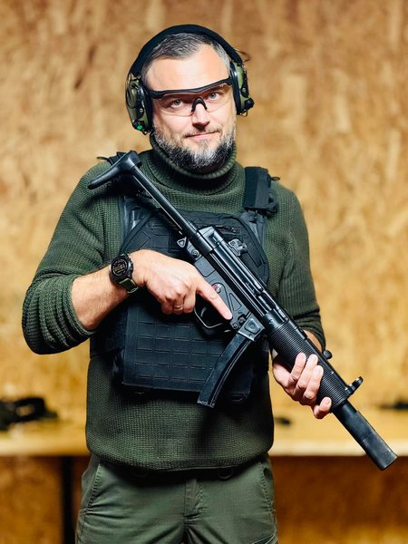 известная украинцы на фронте, Сергей Жадан ВСУ, Артем Овдиенко на фронте, Артем Лоик Нацгвардия, украинские артисты ВСУ, писатели на фронте, волонтеры в армии, актеры на фронте 2024, украинские блогеры военные, артисты добровольцы, Вооруженные силы Украины 2024, культурный десант ВСУ.