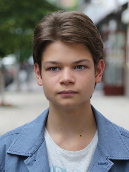 

Илья Бондаренко: "Mногие считают, что на скрипке можно играть исключительно классическую музыку. Это же смешно. На скрипке можно сыграть абсолютно в любом стиле"
