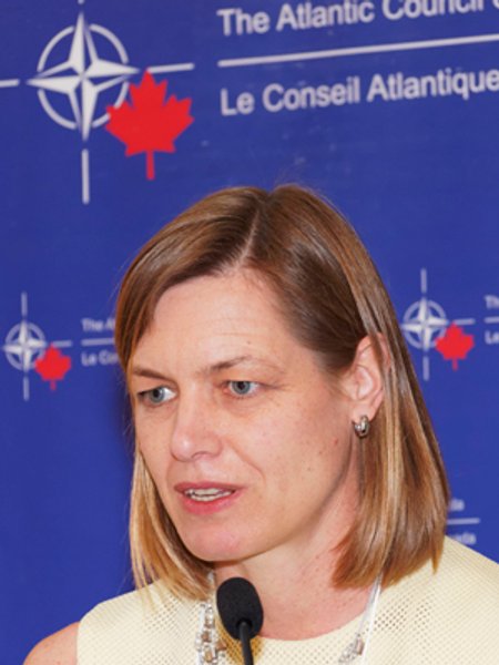 

Мариетта Шуурман: "Как показывает практика, структуры, где важную роль играют женщины, более гибкие и креативные. Это касается как частного сектора, так и сферы безопасности"
