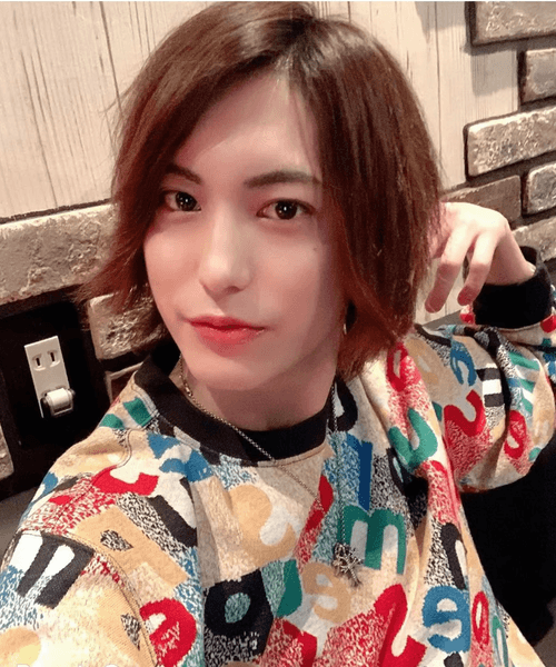 Мужчина ухаживает за богатыми женщинами, прибыльное хобби, необычная работа, богатые женщины, заработок, содержанка, ухаживает за женщинами