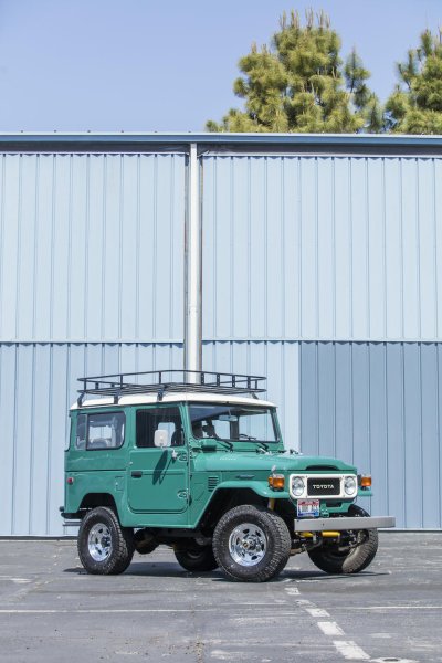 tom-hanks-is-selling-his-custom-1980-toyota-fj40-land-cruiser_5